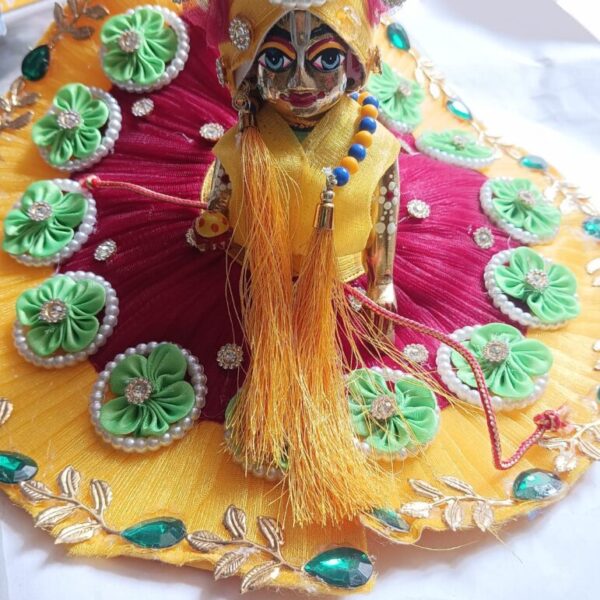 Laddu Gopal Murti Natkhat Kanhiya/Kanha ji Idol for Home Temple Size 6 no. heavy piece with makeup